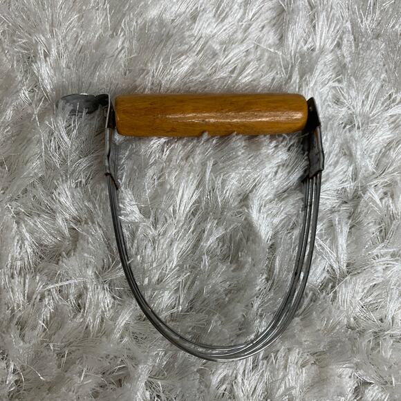Vintage Taiwan Pastry Blender Cutter Wood Handle - Picture 1 of 4